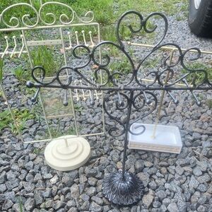 Jewelry organizer stands